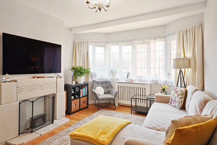 1 Bedroom Flat For Sale In Chiswick Village, London, W4