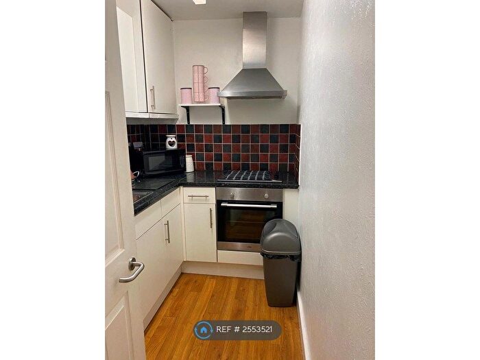 2 Bedroom Flat To Rent In Exeter Road, Surrey, CR0