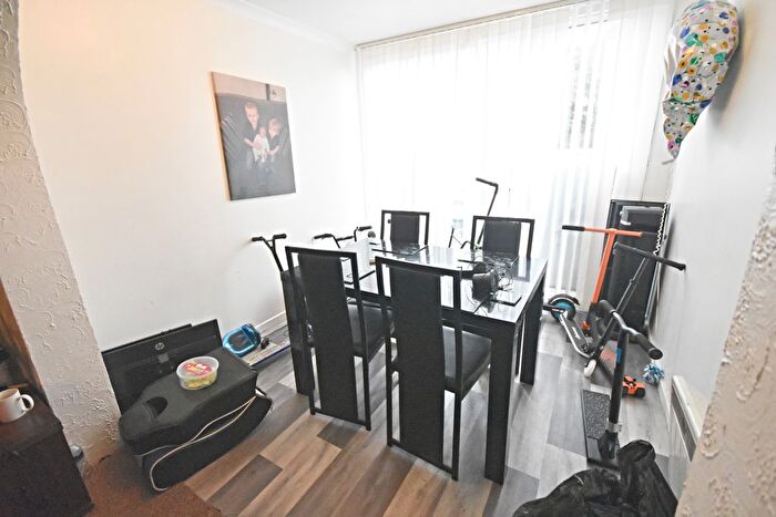 3 Bedroom End Of Terrace House For Sale In Deptford Crescent, Bulwell, Nottingham, NG6