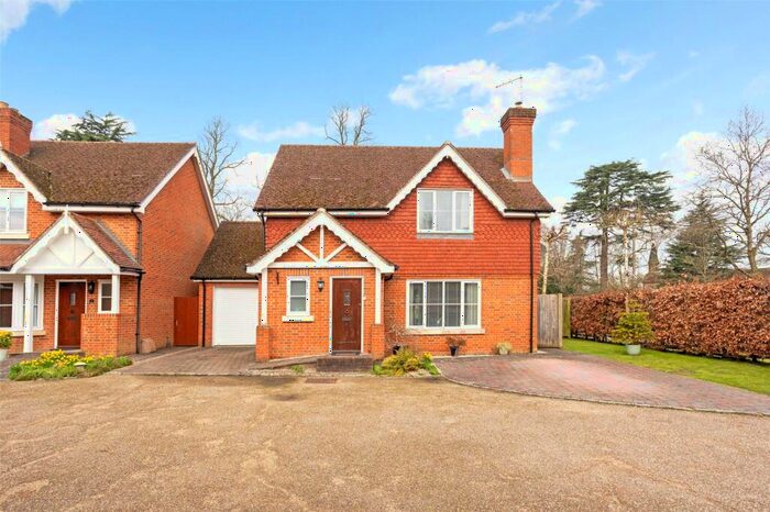 3 Bedroom Detached House For Sale In Silvers Close, Ramsdell, RG26