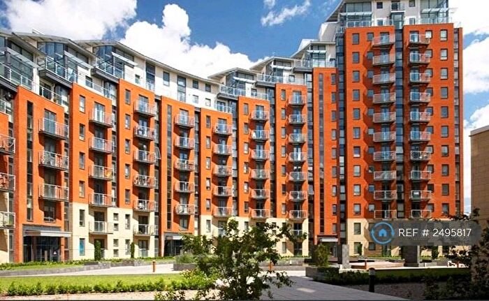 3 Bedroom Flat To Rent In Santorini, Leeds, LS12