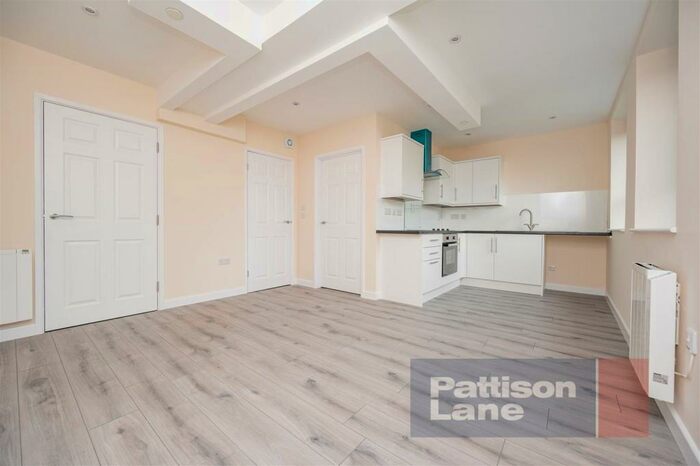 2 Bedroom Flat To Rent In Station Road, Kettering, NN15