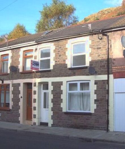 3 Bedroom Property To Rent In Furnace Road, Pontygwaith, Ferndale, CF43