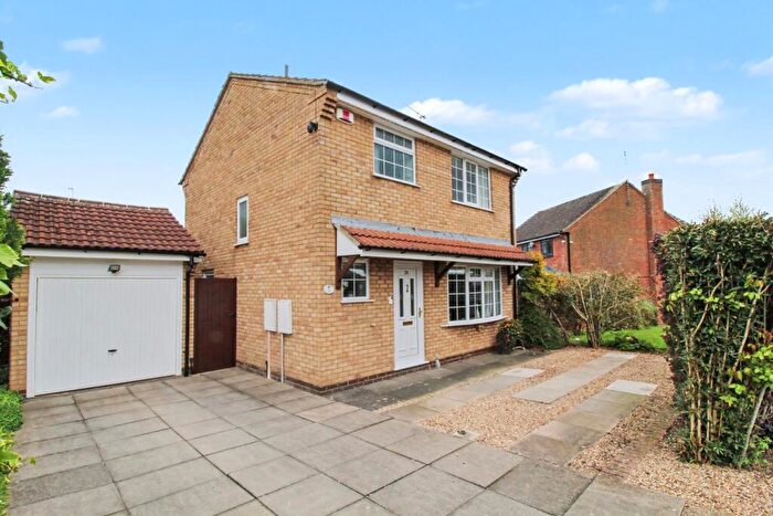 3 Bedroom Detached House For Sale In Grosvenor Close, Glen Parva, Leicester, LE2