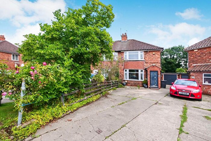 2 Bedroom Semi-detached House For Sale In Eason Road, York, YO24