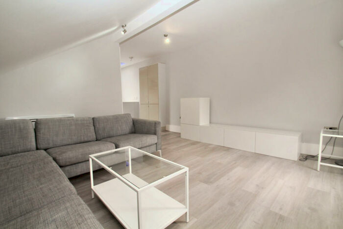 1 Bedroom Apartment To Rent In Vesper Road, Kirkstall, LS5