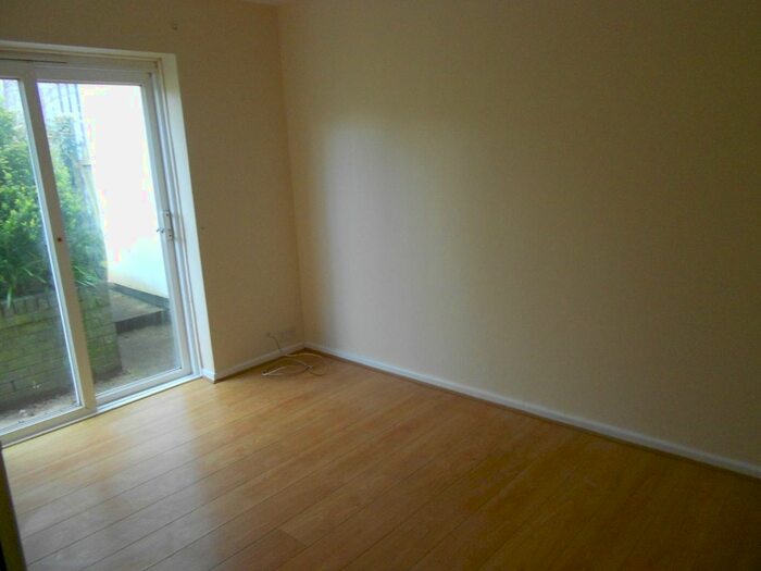 1 Bedroom Flat To Rent In Suffolk Place, Porthcawl, CF36