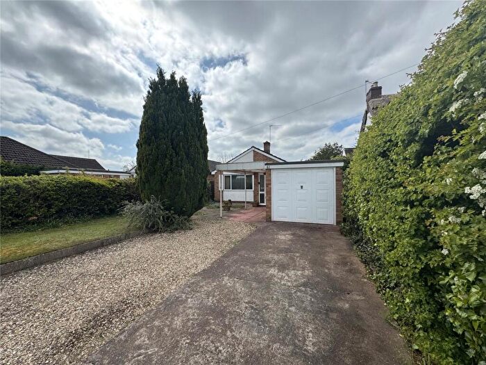 2 Bedroom Bungalow For Sale In Whitnash Road, Whitnash, Leamington Spa, Warwickshire, CV31