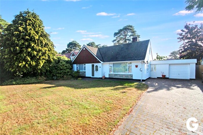 2 Bedroom Bungalow For Sale In The Glade, Ashley Heath, Ringwood, Hampshire, BH24