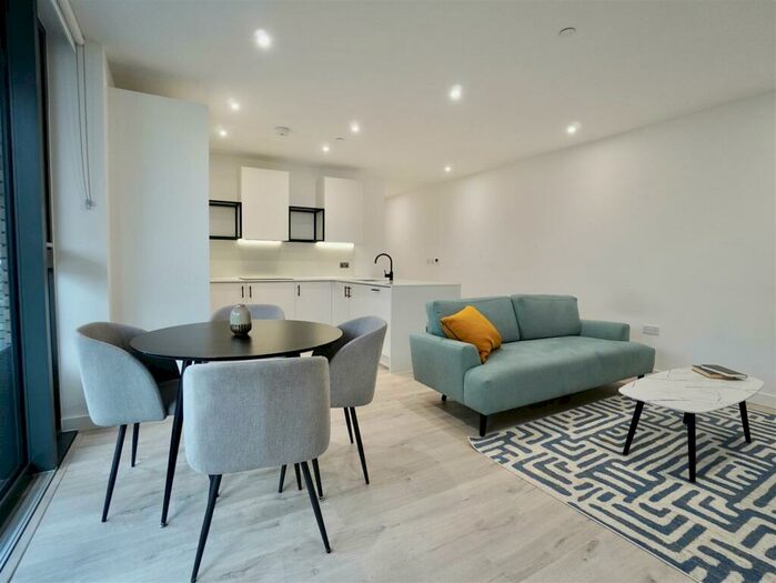 2 Bedroom Apartment To Rent In Coster Avenue, London, N4