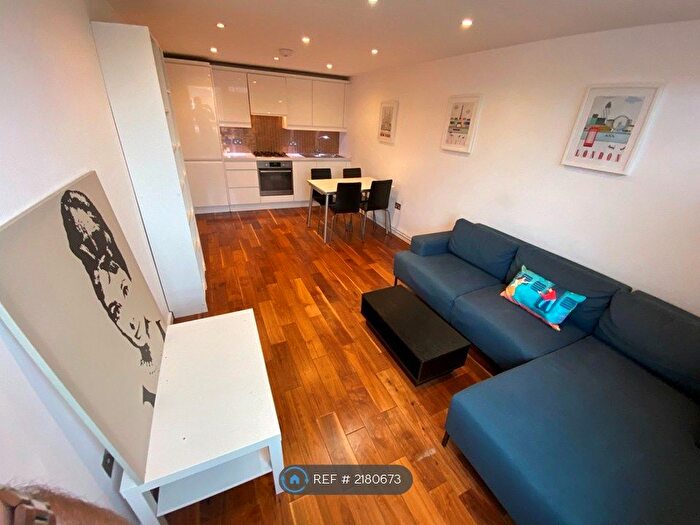 2 Bedroom Flat To Rent In Shoreditch, London, E1
