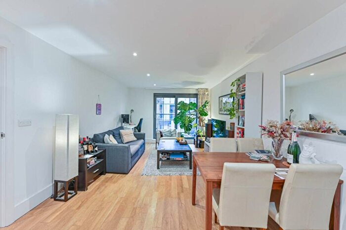 2 Bedroom Flat To Rent In West Carriage House, Woolwich Riverside, London, SE18