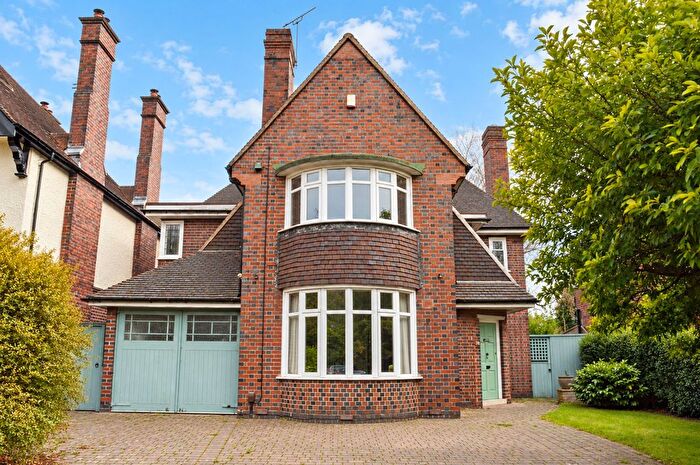 4 Bedroom Detached House For Sale In Victoria Park Road, Clarendon Park, Leicester, LE2