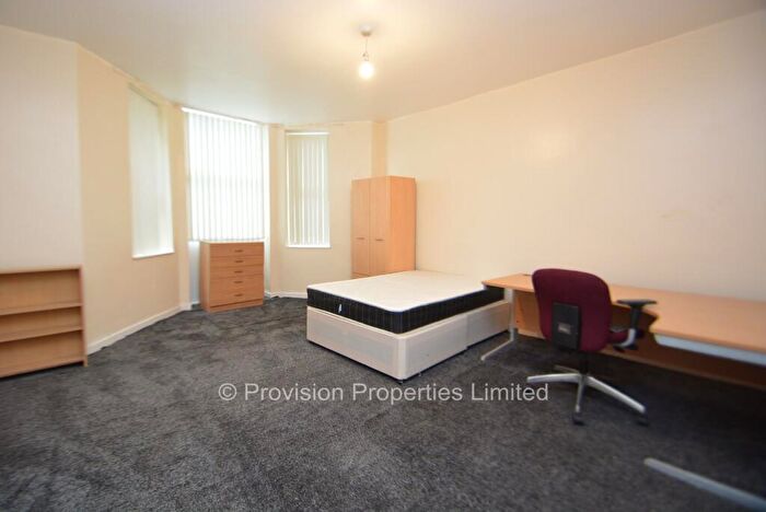 3 Bedroom Flat To Rent In Cardigan Road, Headingley, Leeds, LS6