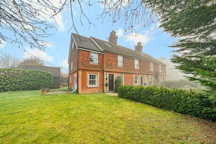 4 Bedroom End Of Terrace House For Sale In Green Lane, Marden, Tonbridge, TN12