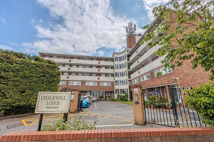 2 Bedroom Maisonette For Sale In Chalkwell Lodge, London Road, Westcliff-On-Sea, SS0