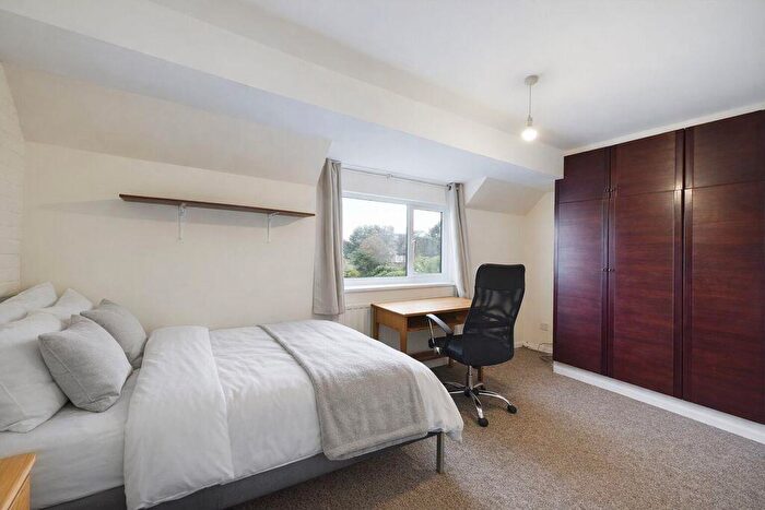 1 Bedroom Semi Detached House To Rent In Horton Road, Brighton, BN1