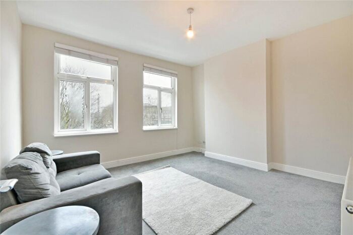 2 Bedroom Flat To Rent In Rotherhithe New Road, Surrey Quays, SE16