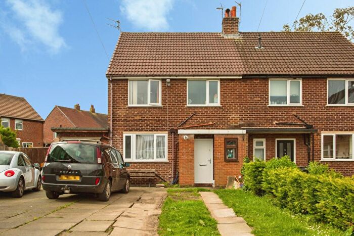 3 Bedroom Semi-Detached House For Sale In Leadale Green, Leyland, Lancashire, PR25