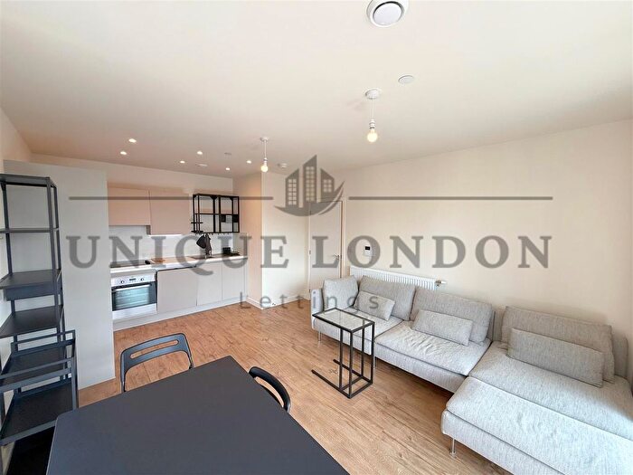2 Bedroom Flat To Rent In North End Road, Wembley, HA9
