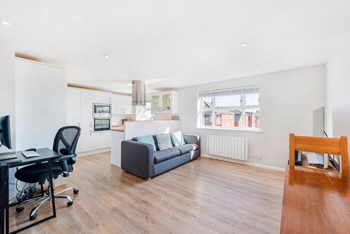 2 Bedroom Flat To Rent In Henry Doulton Drive, London, SW17