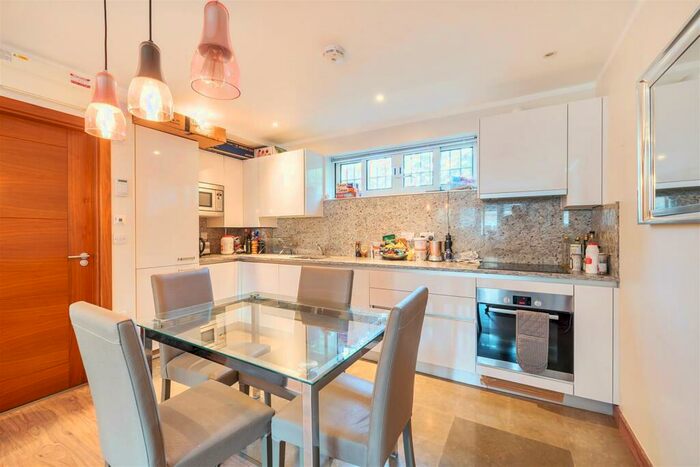 2 Bedroom Flat To Rent In A Maygrove Road, London, NW6