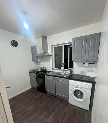 1 Bedroom Flat To Rent In High Trees, London, SW2