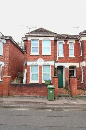 4 Bedroom Property To Rent In Newcombe Road, Southampton, SO15