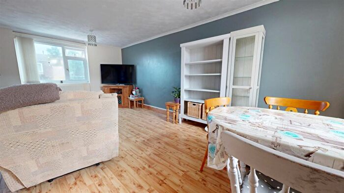 3 Bedroom End Of Terrace House For Sale In Carisbrooke, Southill, Weymouth, DT4