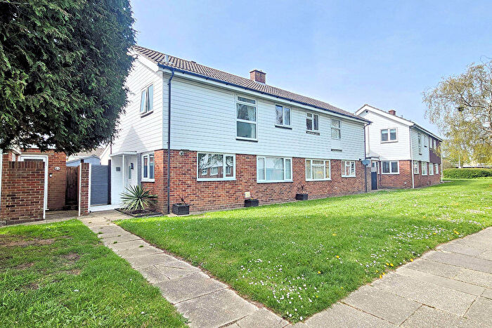 3 Bedroom Semi Detached House For Sale In Langstone Walk, Peel Common, Gosport, PO13