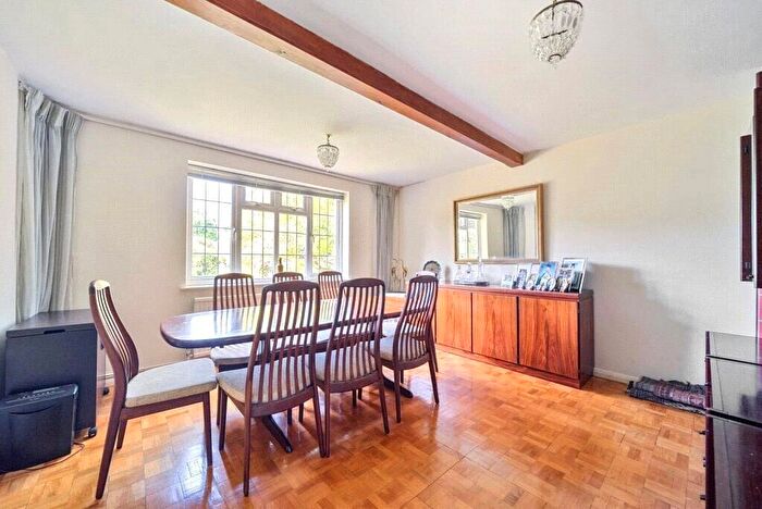3 Bedroom Detached House For Sale In Woodstock, West Clandon, GU4