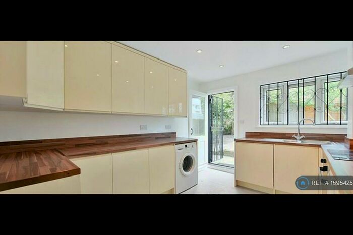 5 Bedroom End Of Terrace House To Rent In Grummant Road, London, SE15