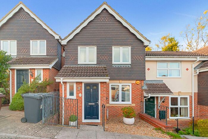 3 Bedroom End Terrace House For Sale In Bridge Farm Road, Uckfield, TN22