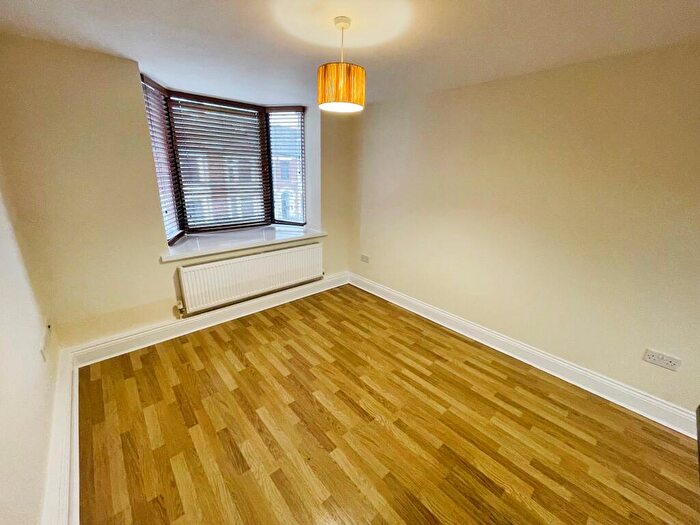 2 Bedroom Flat To Rent In Cowbridge Road East, Cardiff, CF5
