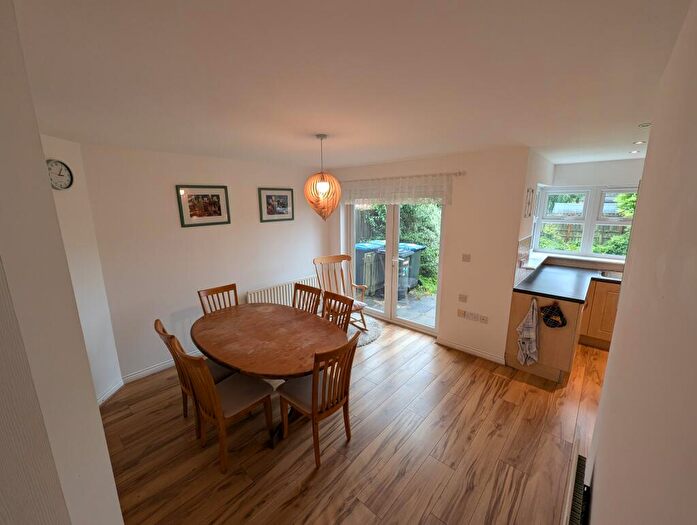 4 Bedroom House To Rent In Herons Court, Gilesgate, Durham, DH1