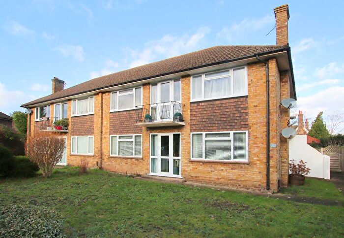 2 Bedroom Flat To Rent In Trinity Close, Bromley, BR2