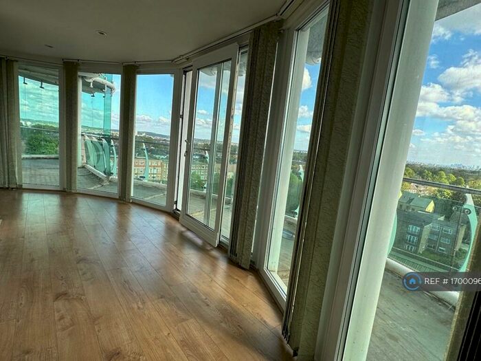 2 Bedroom Flat To Rent In Tower Point, Enfield, EN2