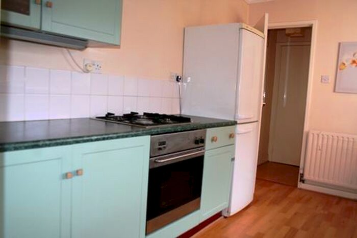 2 Bedroom Flat To Rent In Eighth Avenue, Heaton, Newcastle Upon Tyne, NE6