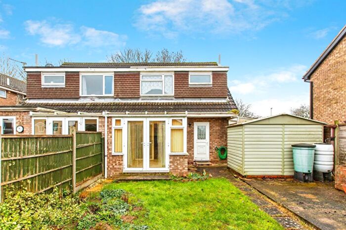 3 Bedroom Semi-Detached House For Sale In Springfield Avenue, Thrapston, Kettering, NN14