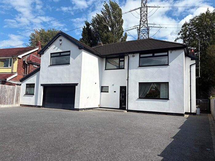 5 Bedroom Detached House To Rent In Badger Road, Macclesfield, SK10