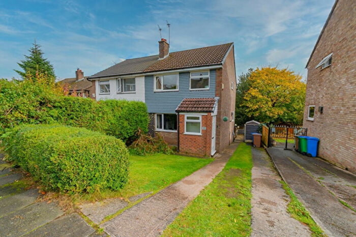 3 Bedroom Semi-Detached House For Sale In Avon Road, Summit, OL10
