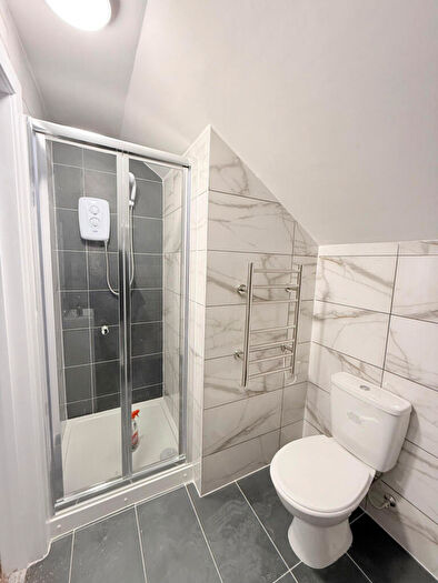 Studio To Rent In Lea Bridge Road, E5