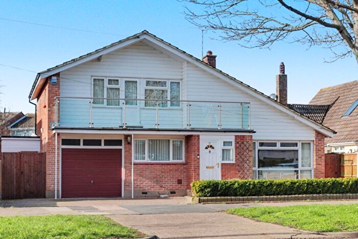 3 Bedroom Detached House For Sale In Maplin Way, Thorpe Bay, SS1