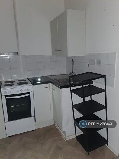 Studio To Rent In Cyprus Road, London, N3