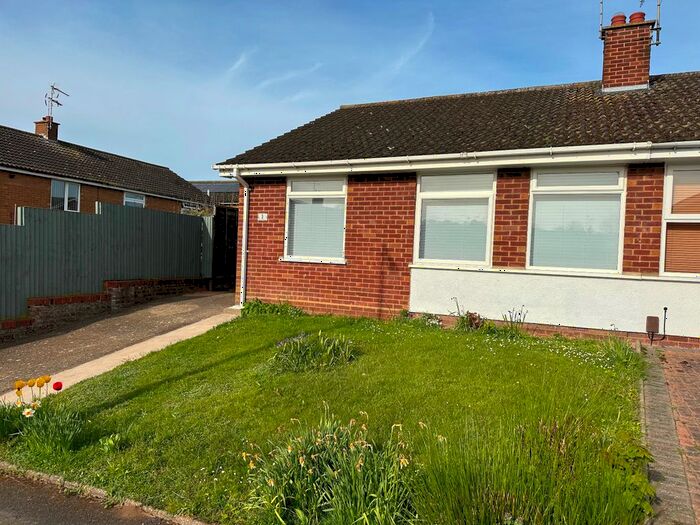 2 Bedroom Bungalow To Rent In Tinabrook Close, Ipswich, IP2