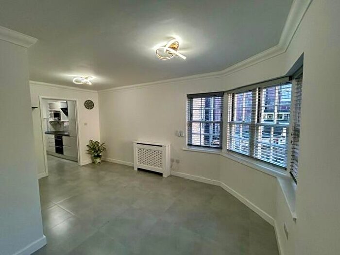 1 Bedroom Apartment To Rent In Rockstone Court, SO14