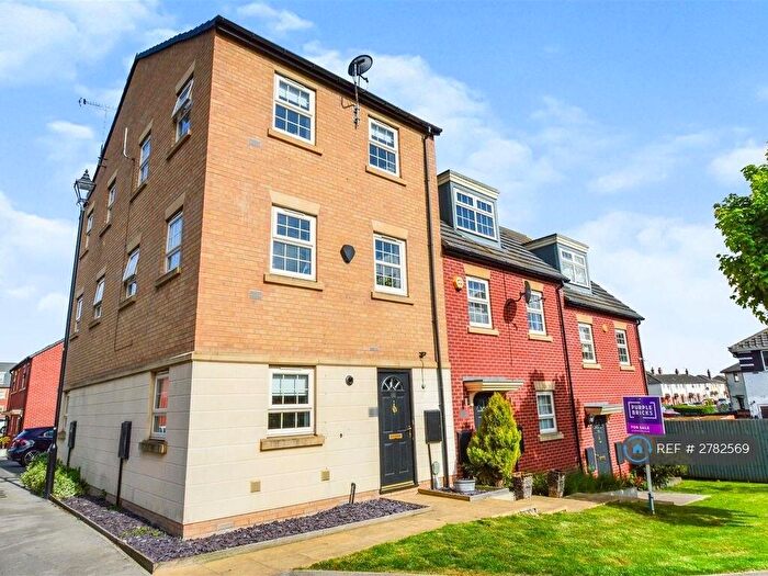 2 Bedroom Terraced House To Rent In Bunkers Hill Road, Hull, HU4