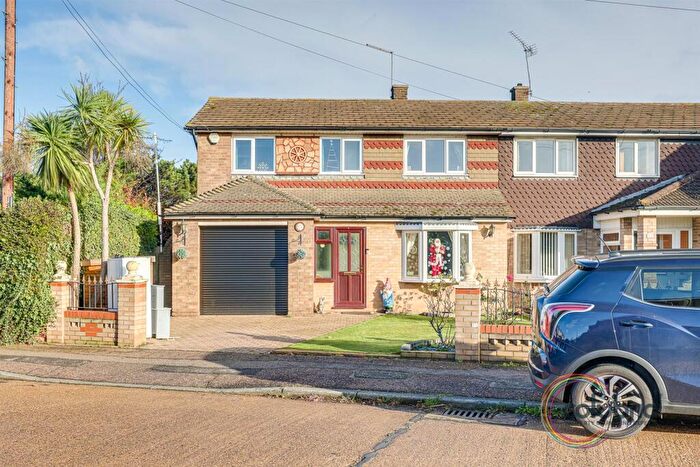3 Bedroom Semi Detached House For Sale In Godman Road, Chadwell St Mary, RM16