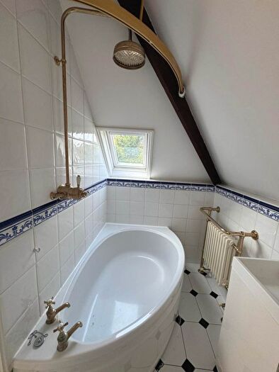3 Bedroom Flat To Rent In Penn Road, Wolverhampton, WV3