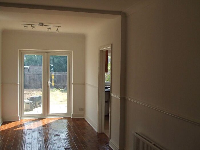 3 Bedroom Bungalow To Rent In Horns Road, Ilford, Essex, IG6